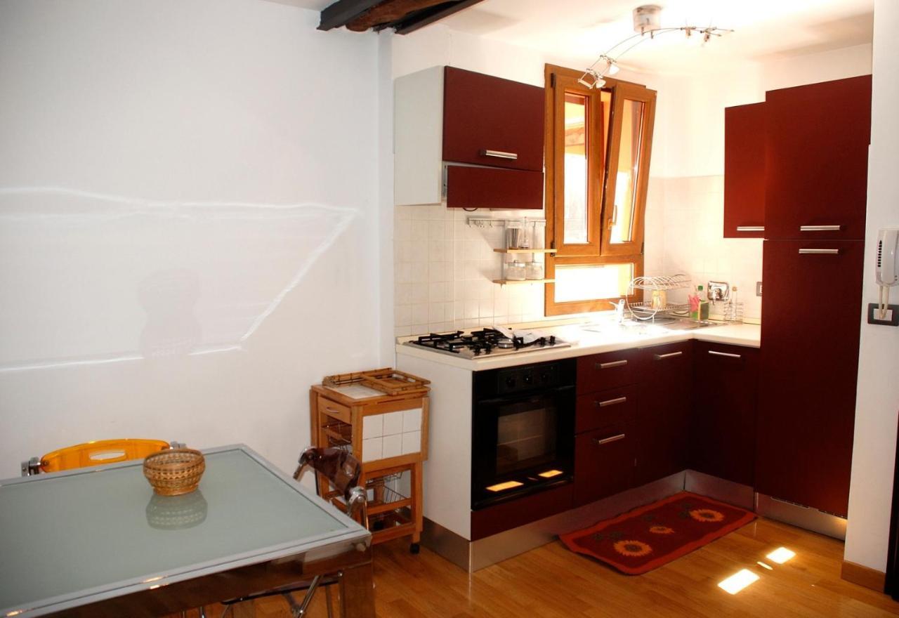 Pisolo In Citta Casa Vacanze Nel Centro Storico Bologna Kültér fotó